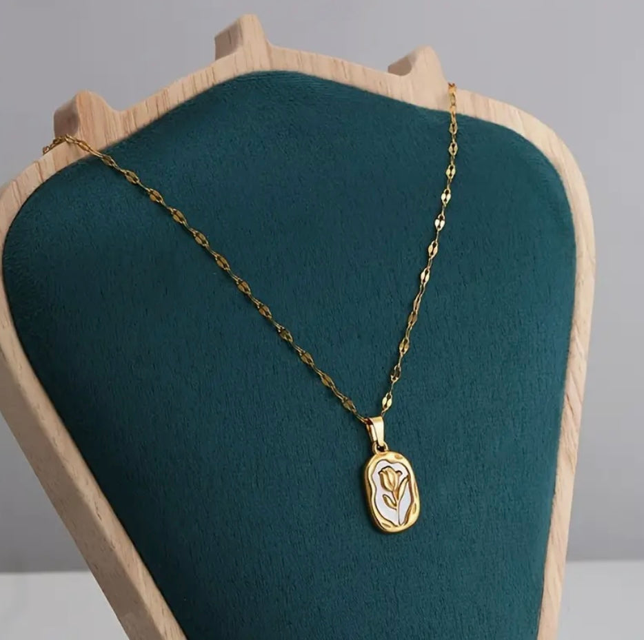 Vintage Rose pendant
