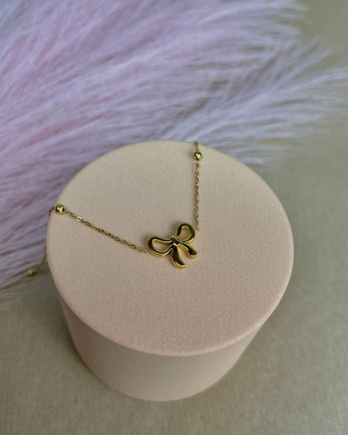 Bow Necklace