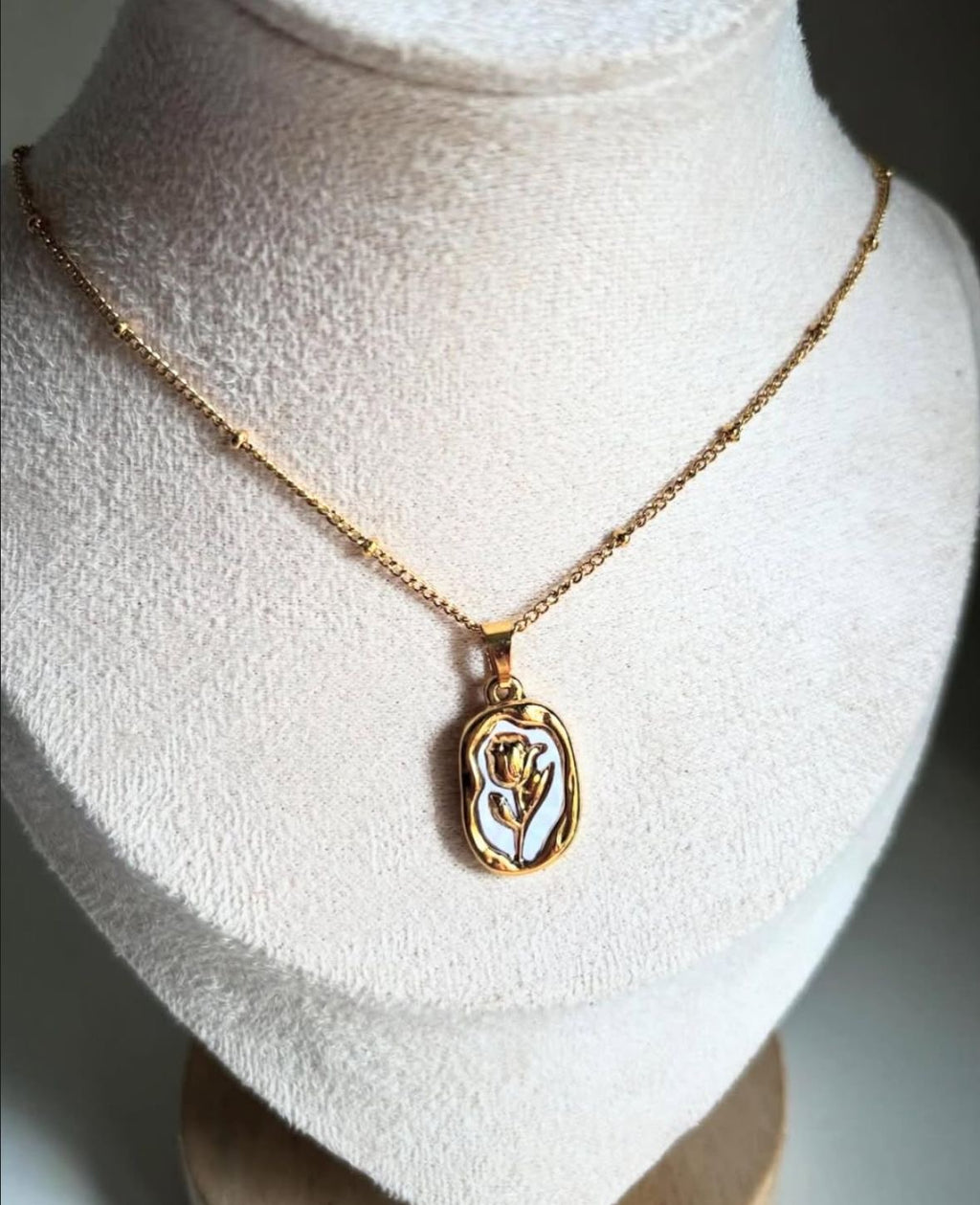 Vintage Rose Necklace