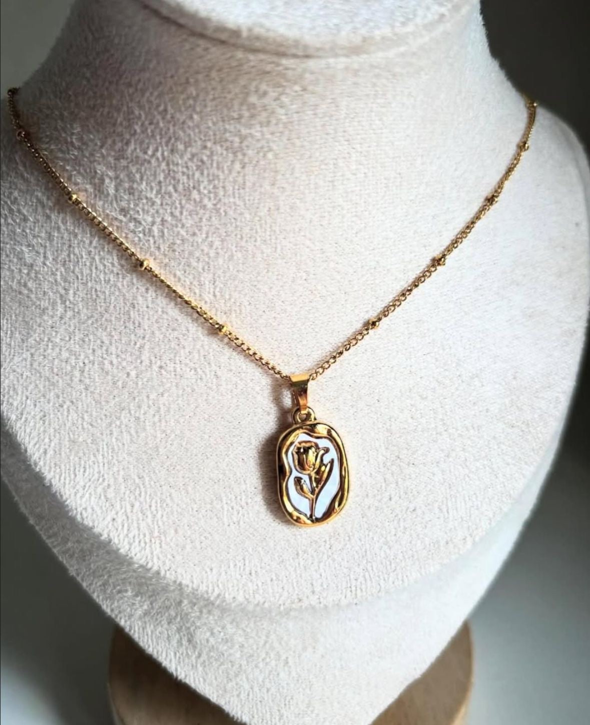 Vintage Rose Necklace