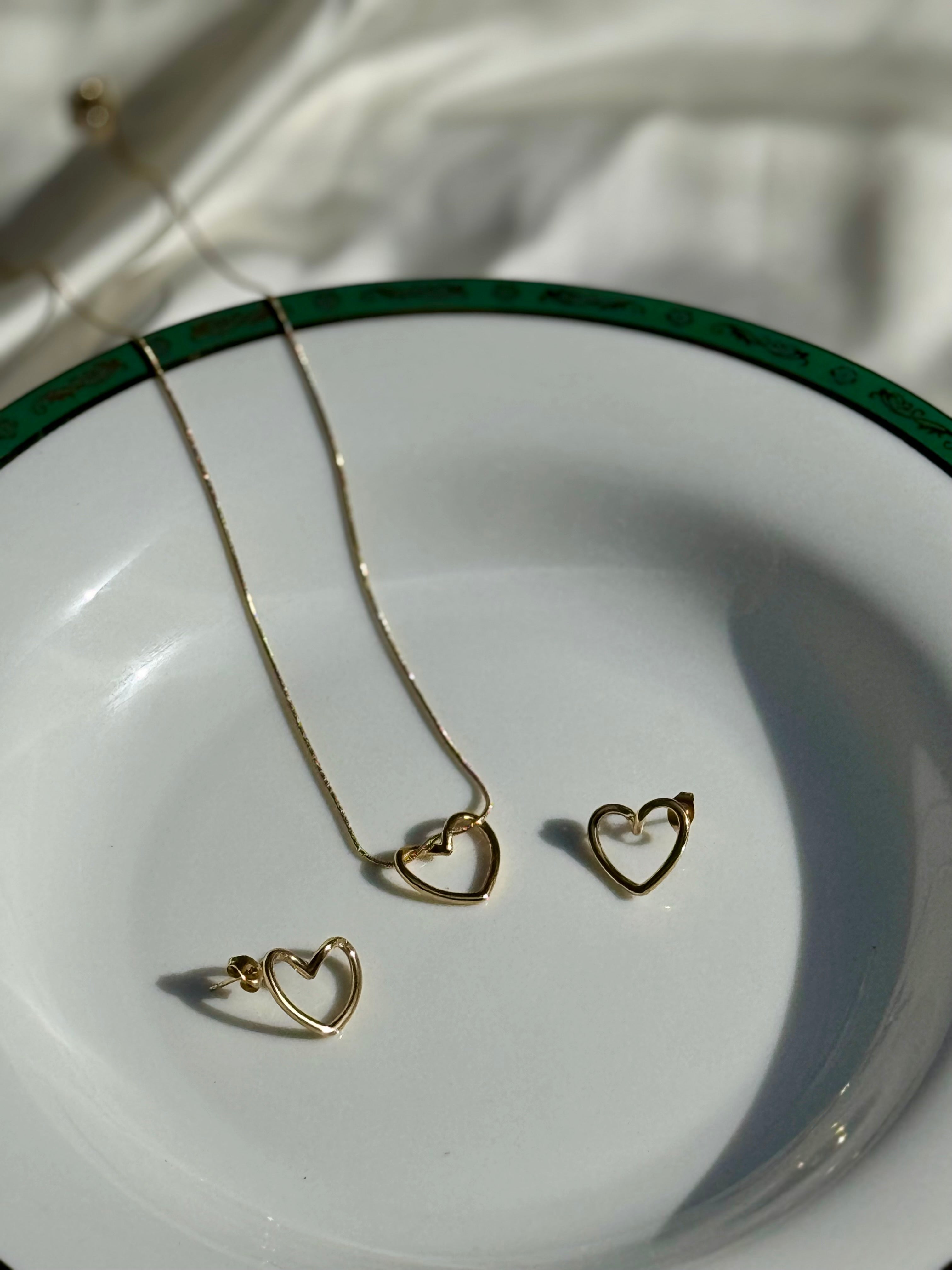 Halo Heart Necklace Set