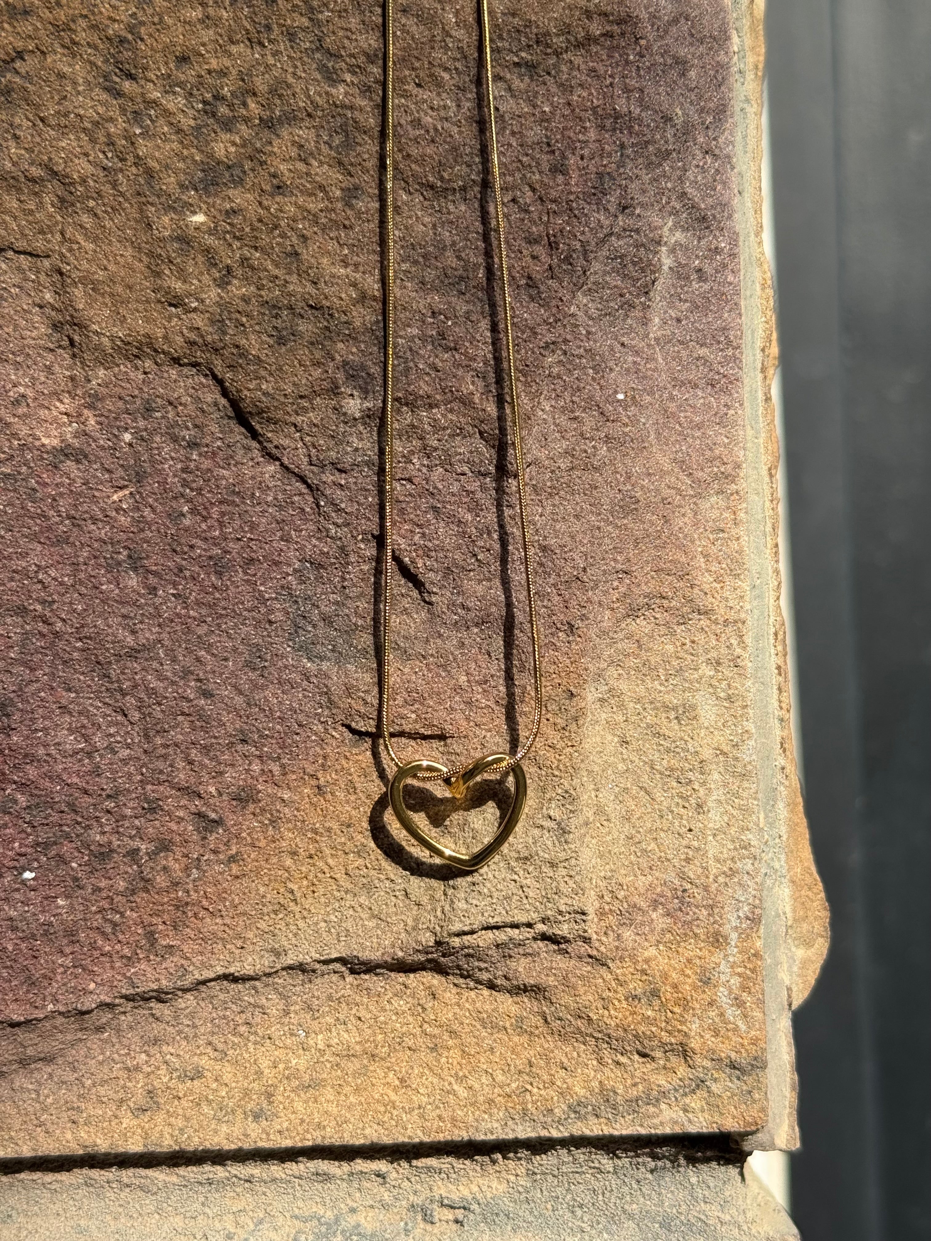 Halo Heart Necklace Set